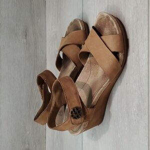 Ugg Australia Women Leather Wedge Sandals shoes sz 5